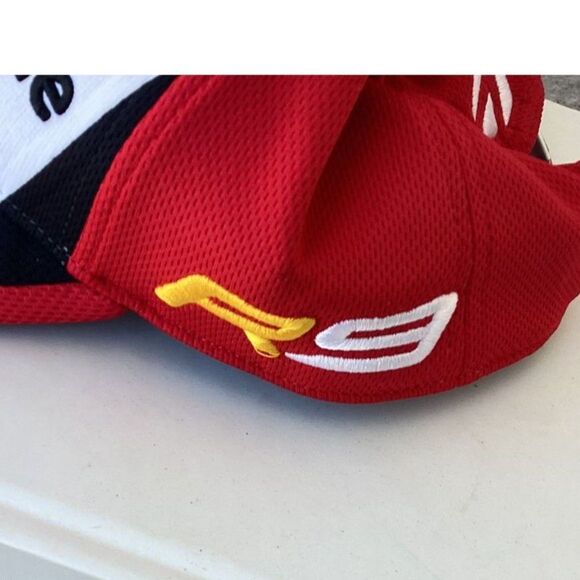 NWT TaylorMade Golf Hat - Red, White & Black with UV Protection - Picture 3 of 6